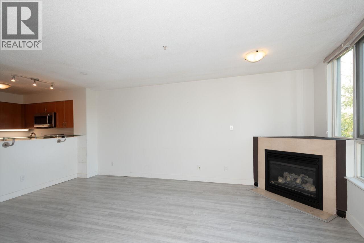 209 63 KEEFER PLACE, Vancouver