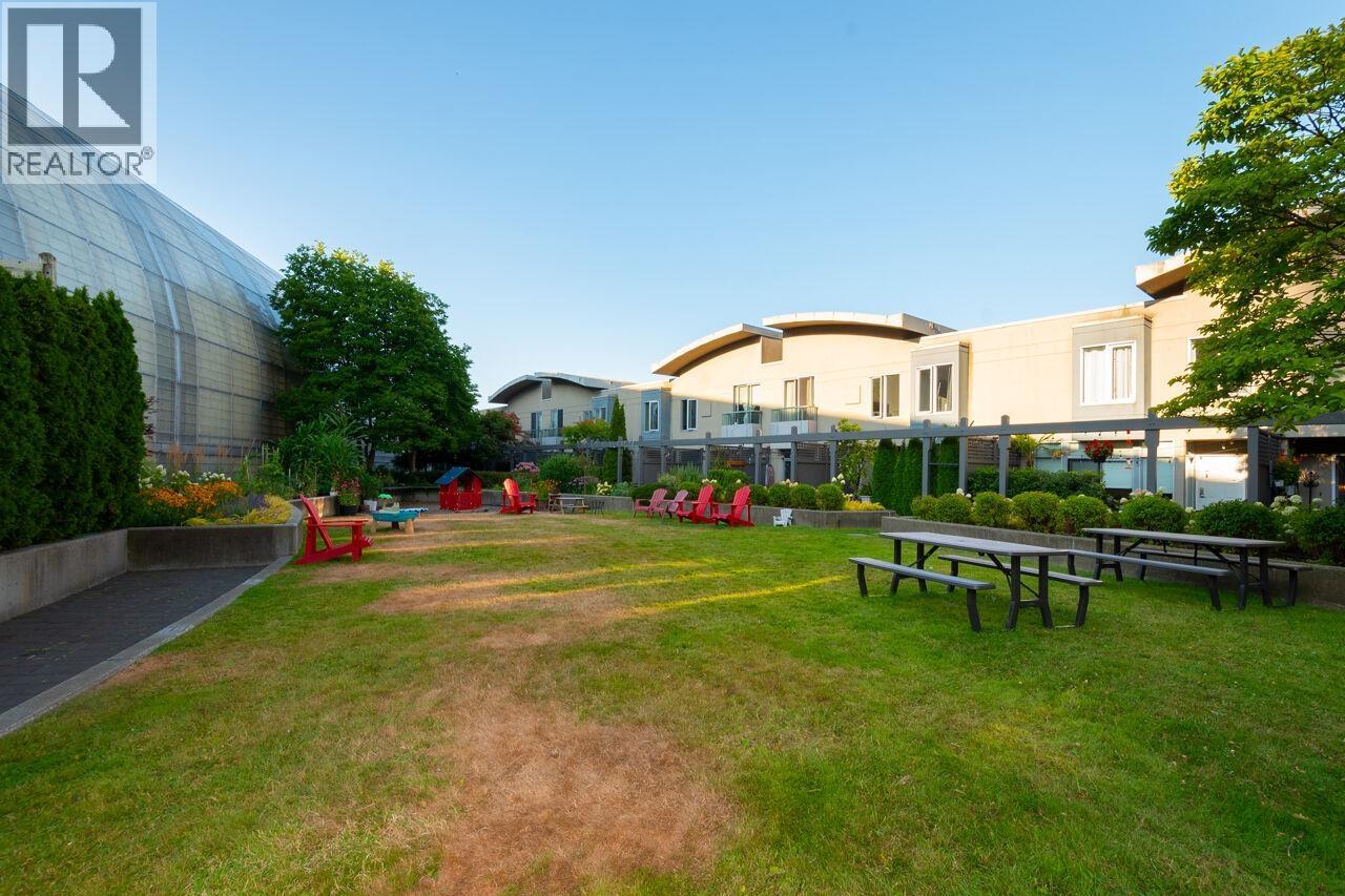 209 63 KEEFER PLACE, Vancouver