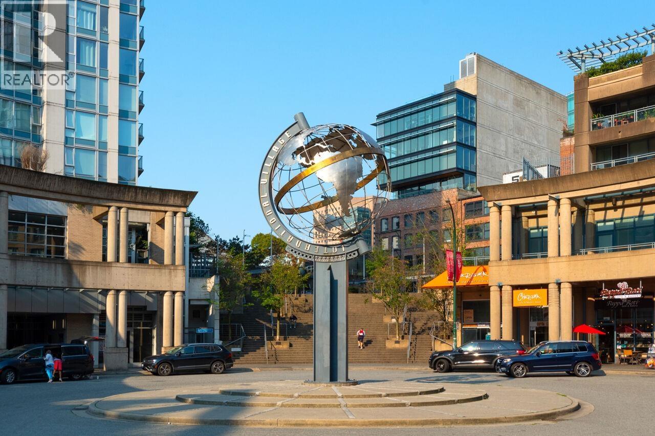 209 63 KEEFER PLACE, Vancouver