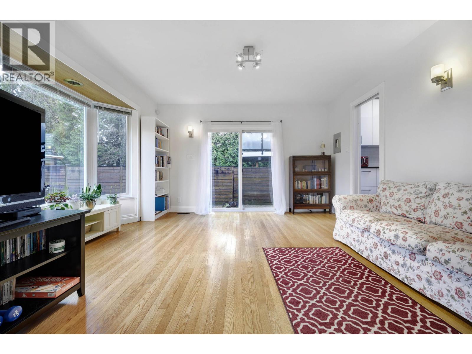 828 NICOLUM COURT, North Vancouver