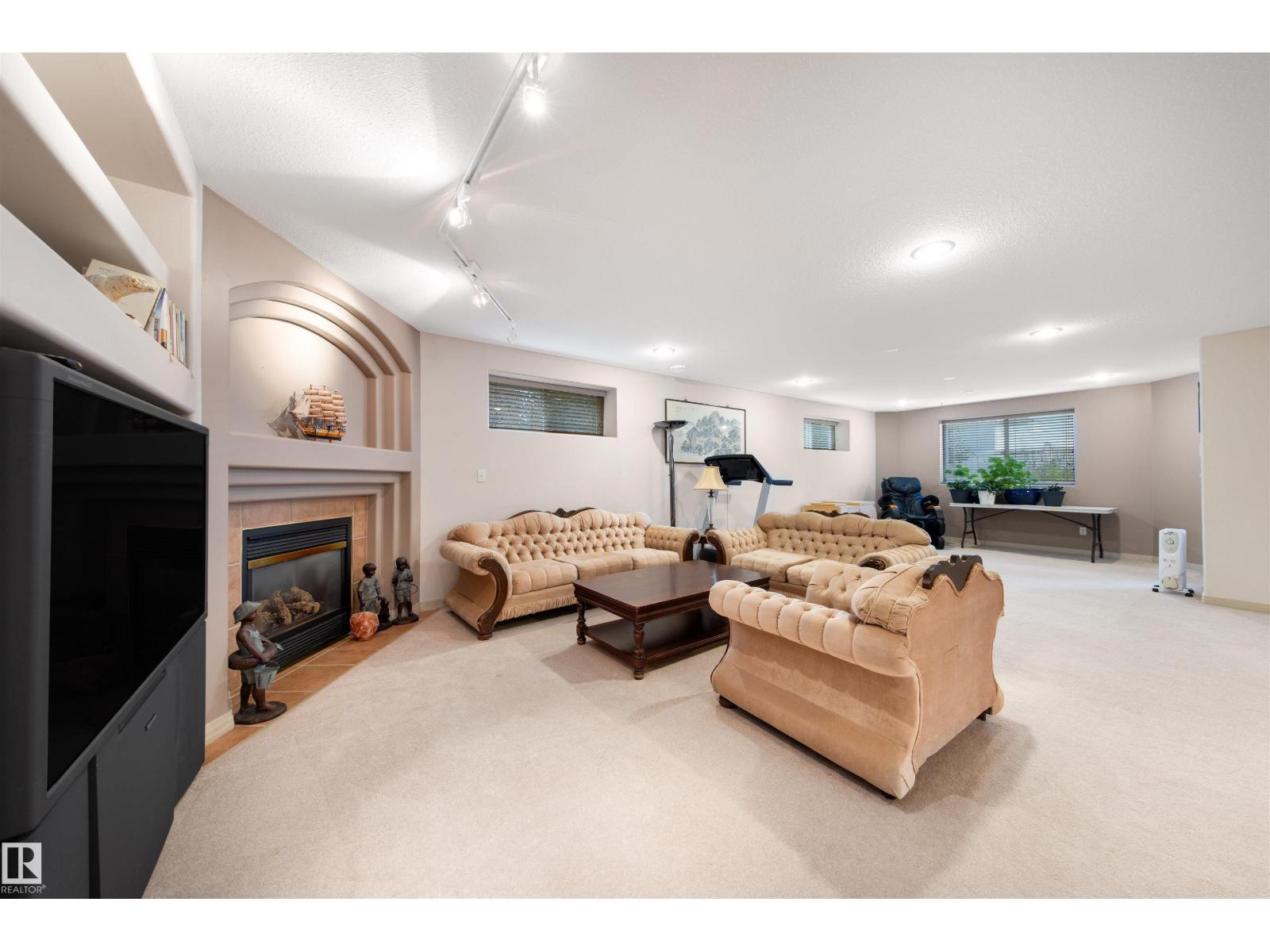 201 ERIN RIDGE DR, St. Albert