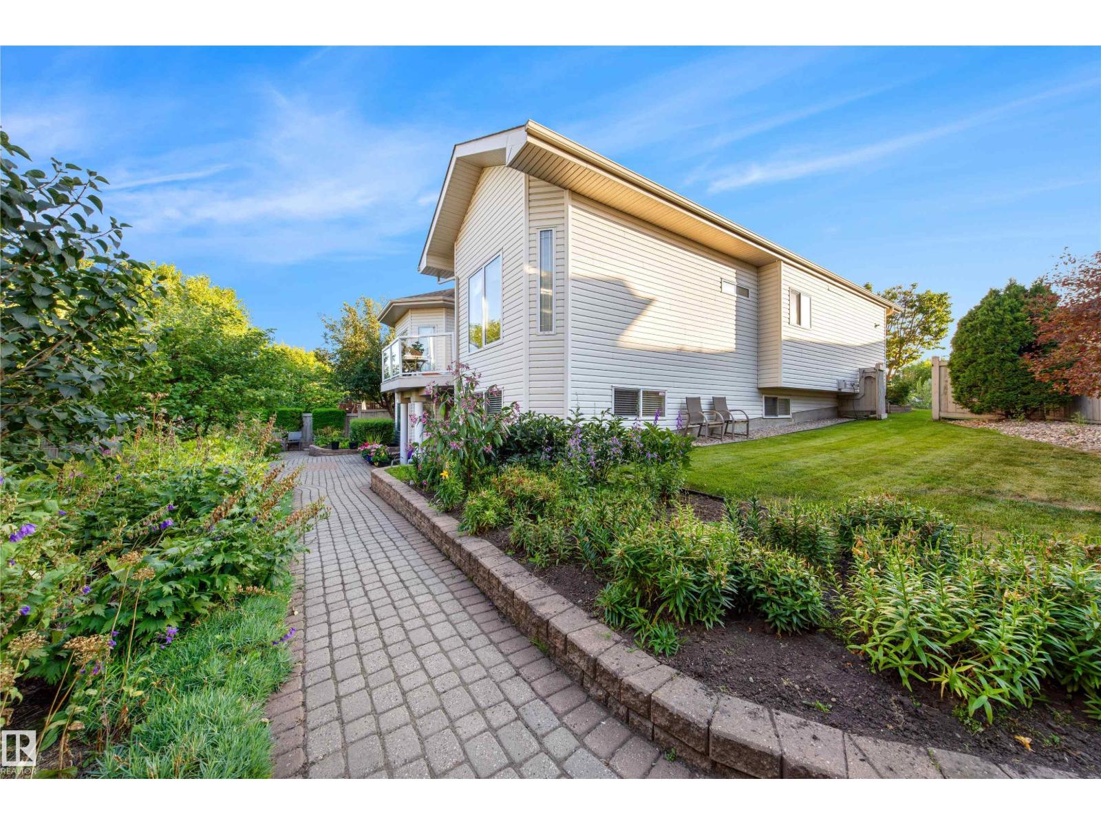 201 ERIN RIDGE DR, St. Albert