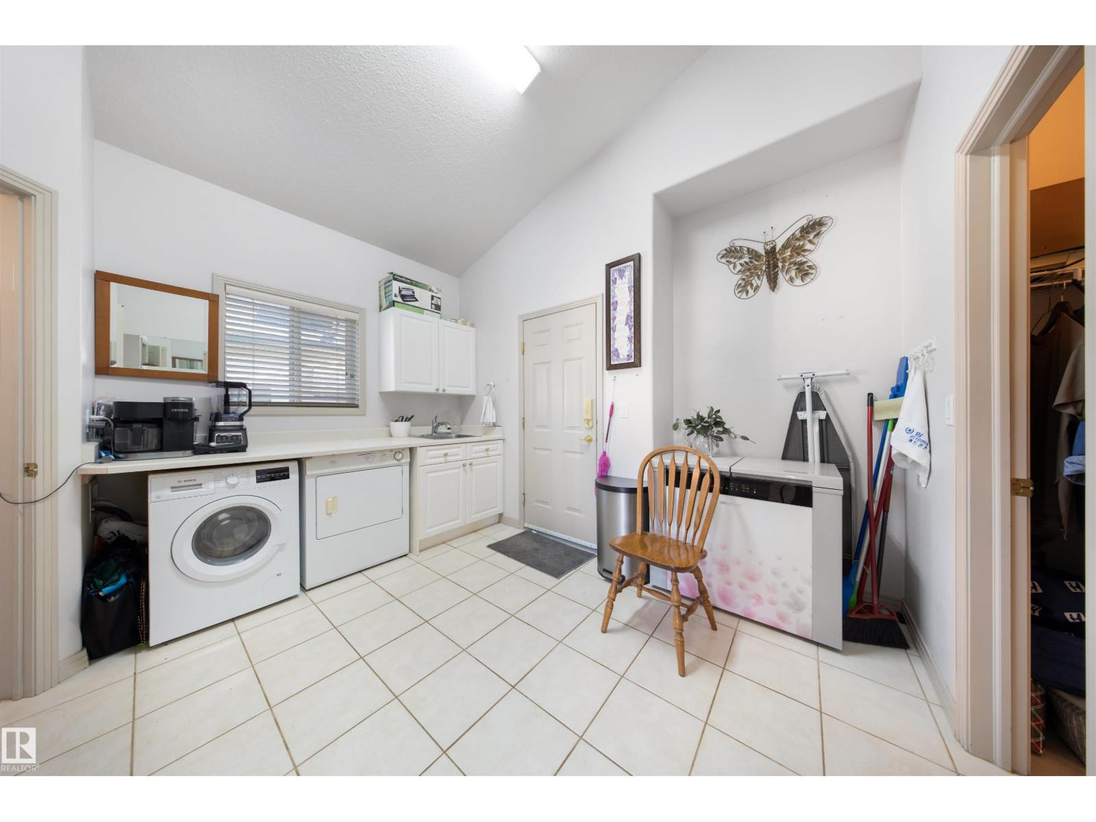 201 ERIN RIDGE DR, St. Albert