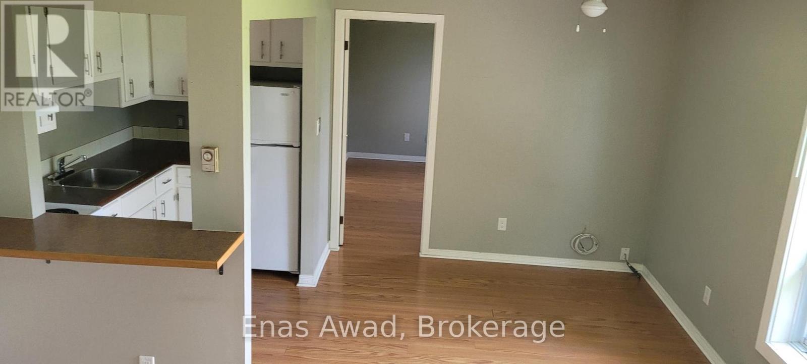 520 MAIN STREET W - 10