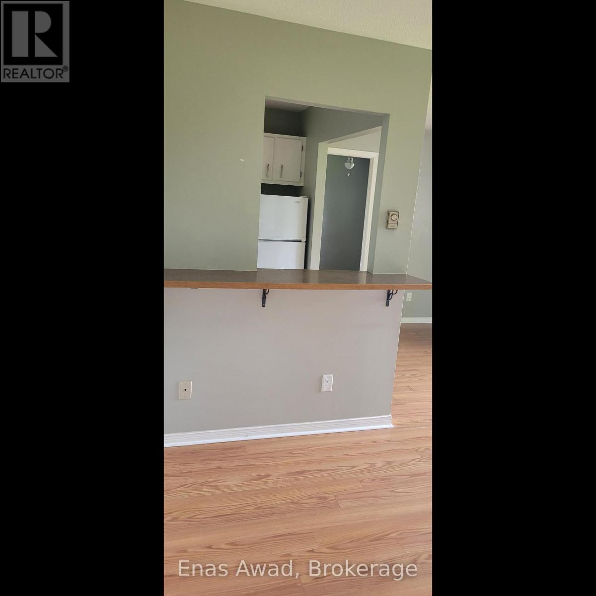 520 MAIN STREET W - 14