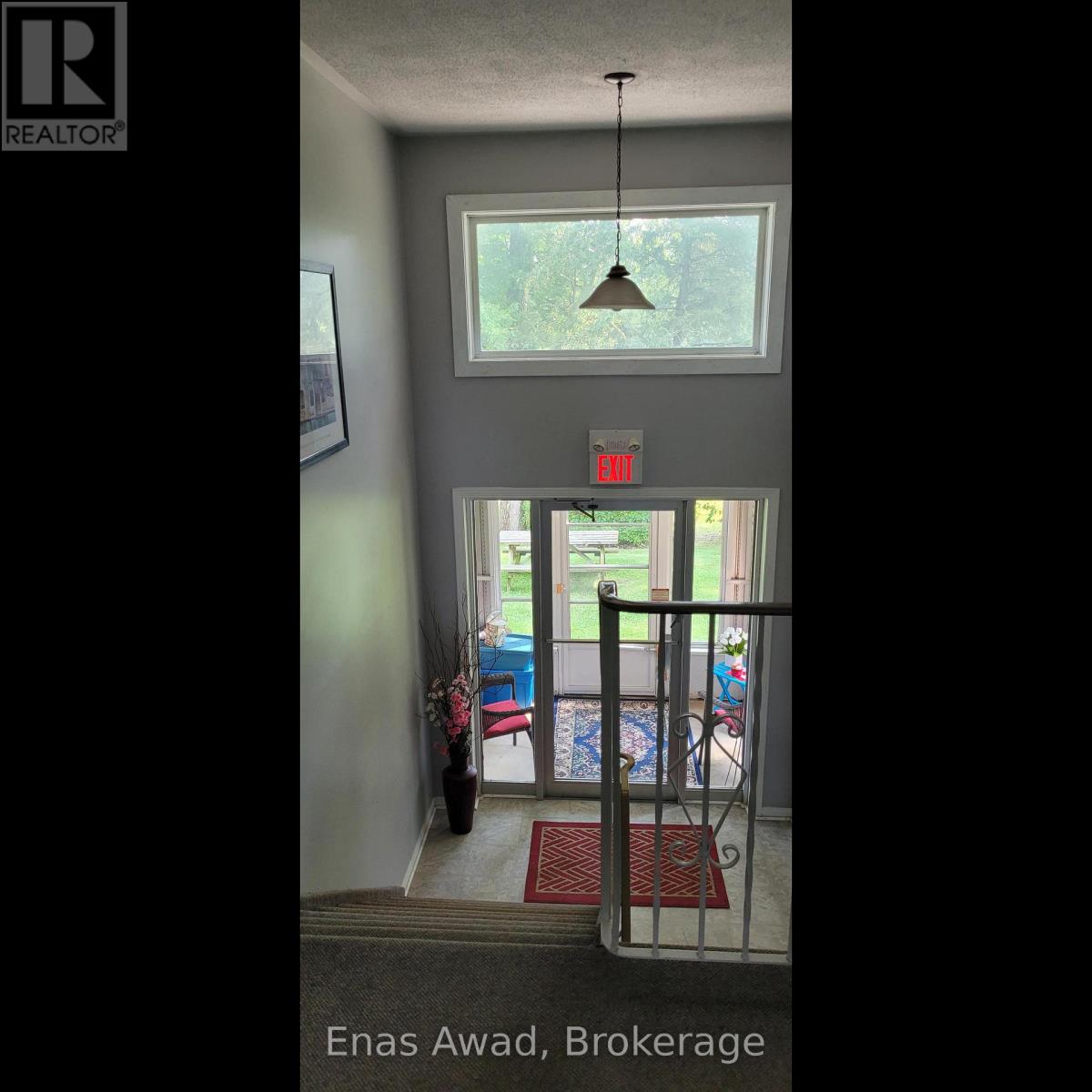 520 MAIN STREET W - 40