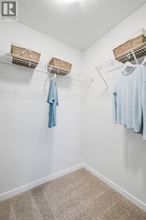 Single Family House for Sale in  Wolf Creek Rise SE Wolf Willow Calgary 