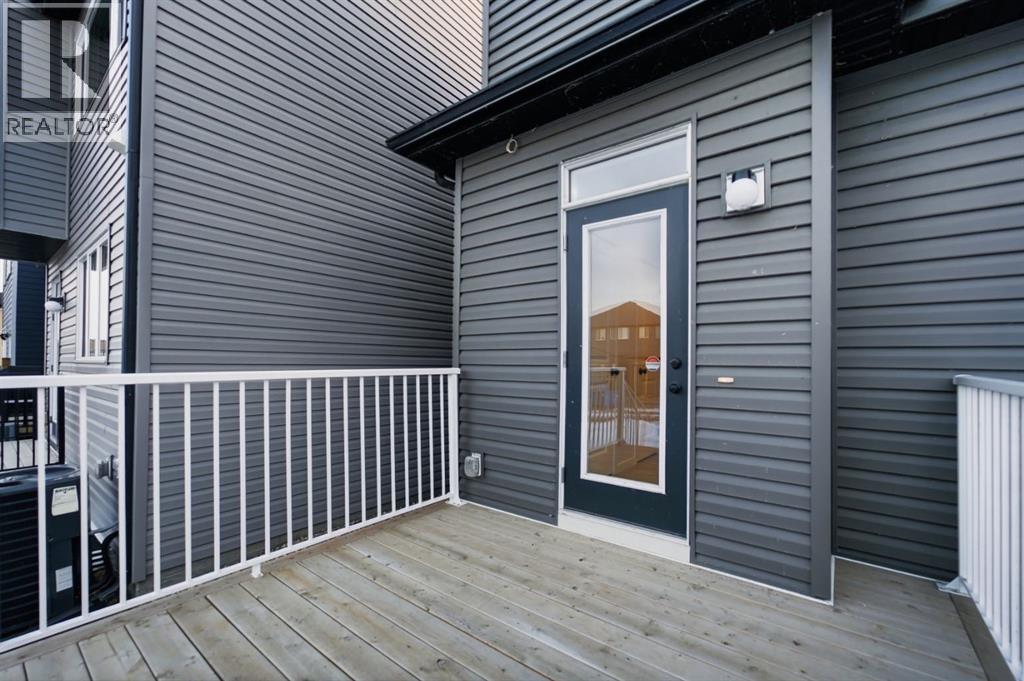 Single Family House for Sale in  Wolf Creek Rise SE Wolf Willow Calgary 