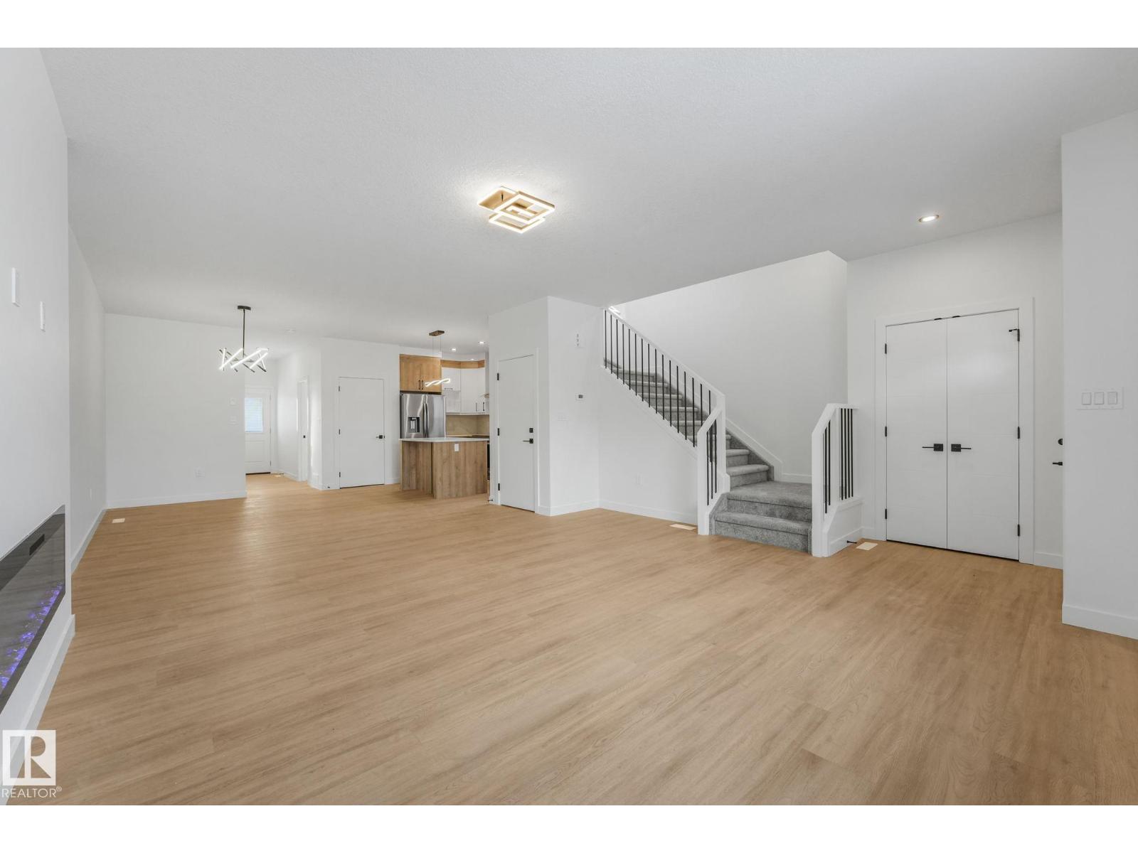 12206 63 ST NW - Photo 5 of 68, Edmonton, Alberta