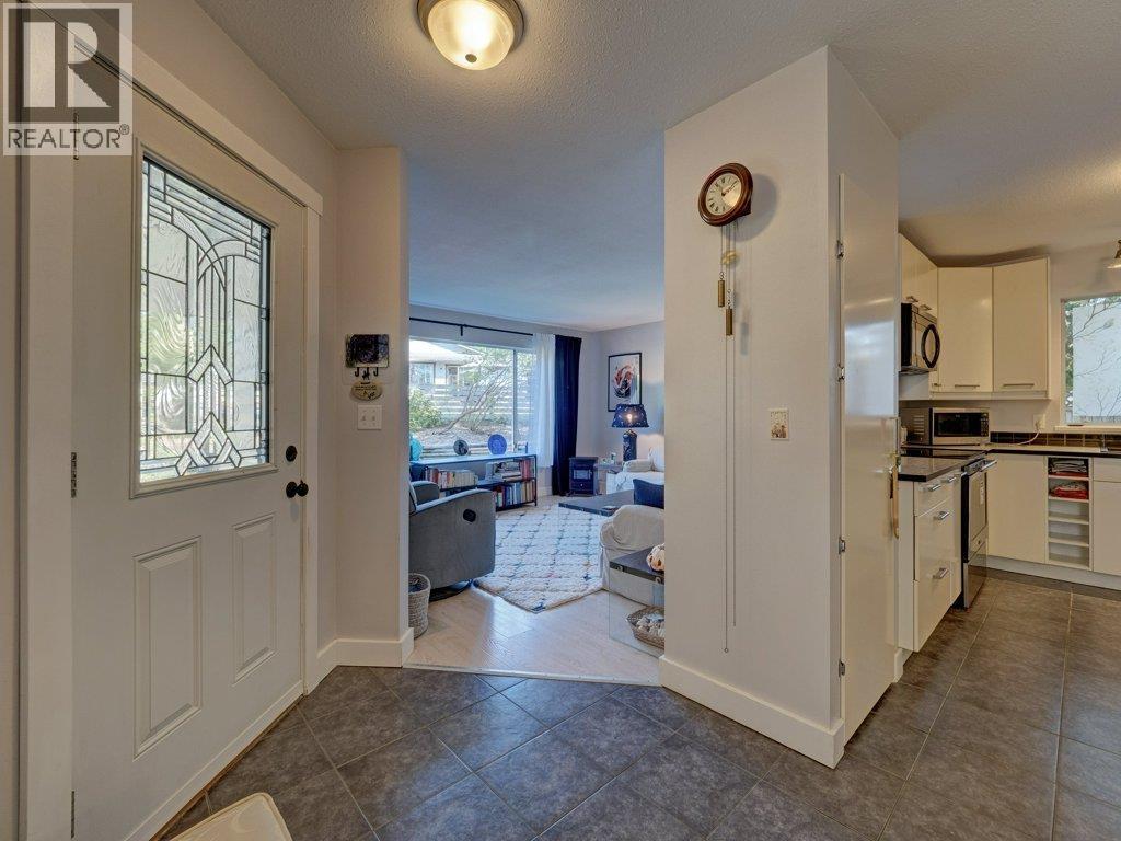 6557 BJORN PLACE, Sechelt