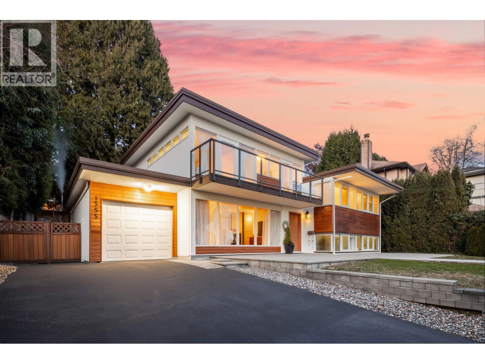 1555 LAWSON AVENUE, West Vancouver