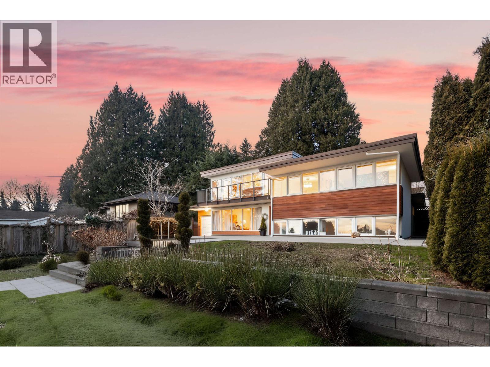 1555 LAWSON AVENUE, West Vancouver