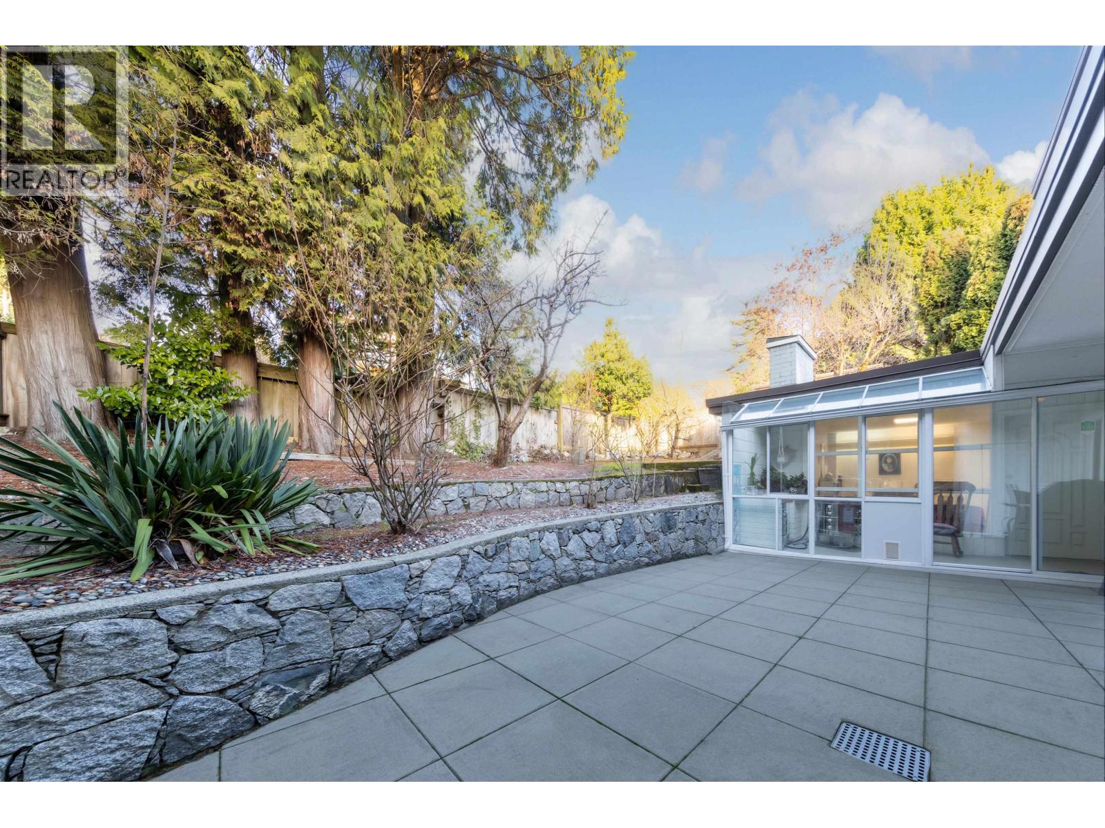 1555 LAWSON AVENUE, West Vancouver