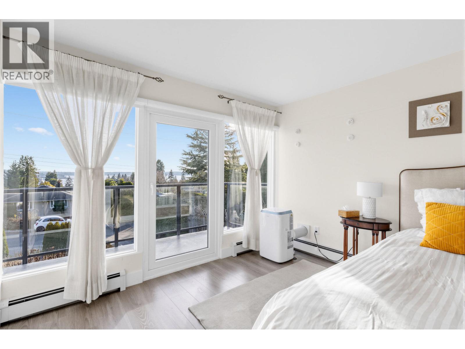 1555 LAWSON AVENUE, West Vancouver