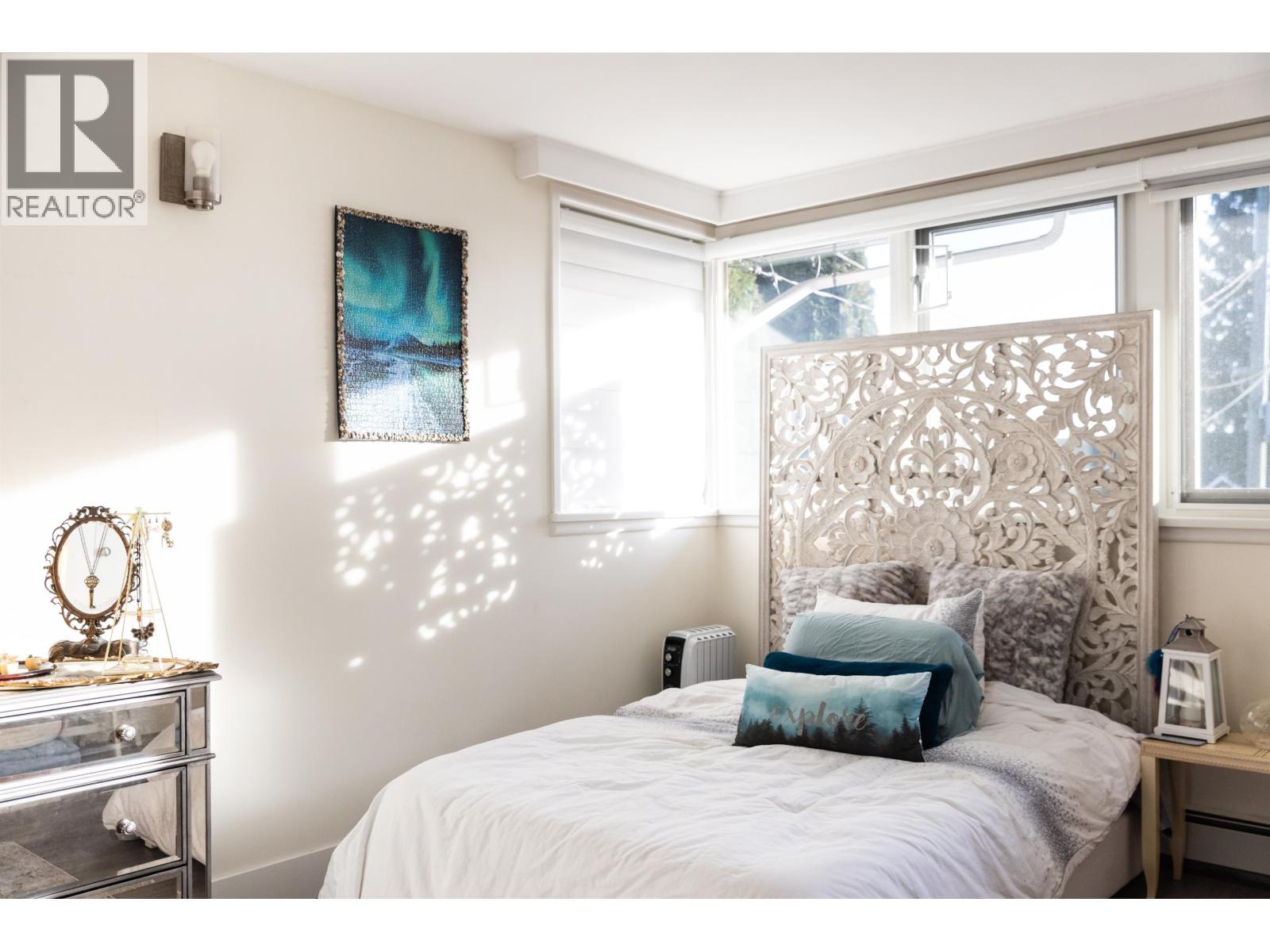 1555 LAWSON AVENUE, West Vancouver