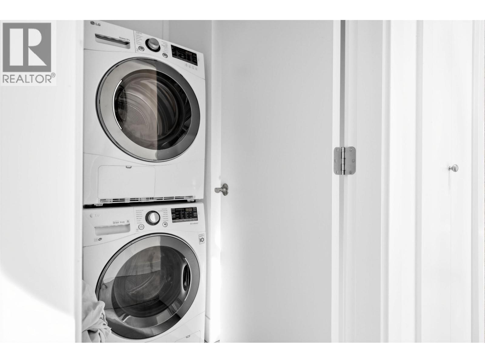 1555 LAWSON AVENUE, West Vancouver