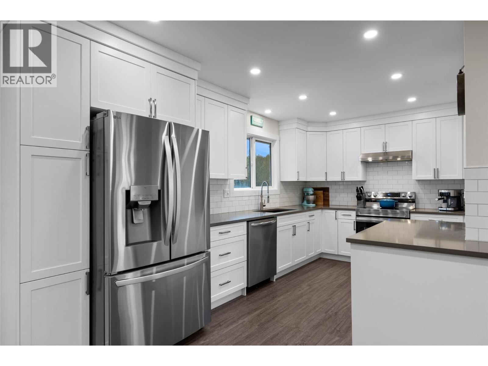 332 CHETWYND DRIVE - 7