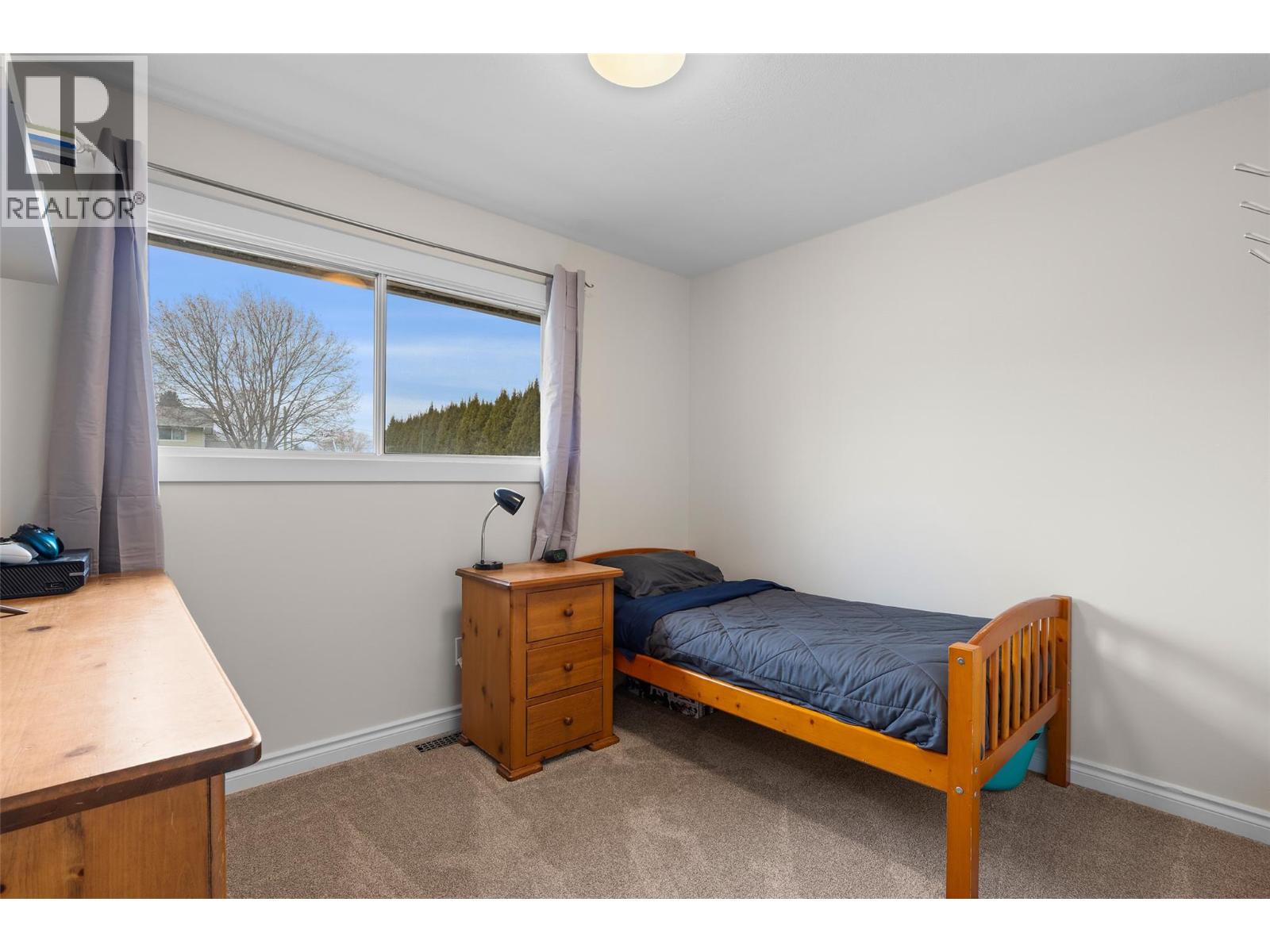 332 CHETWYND DRIVE - 11