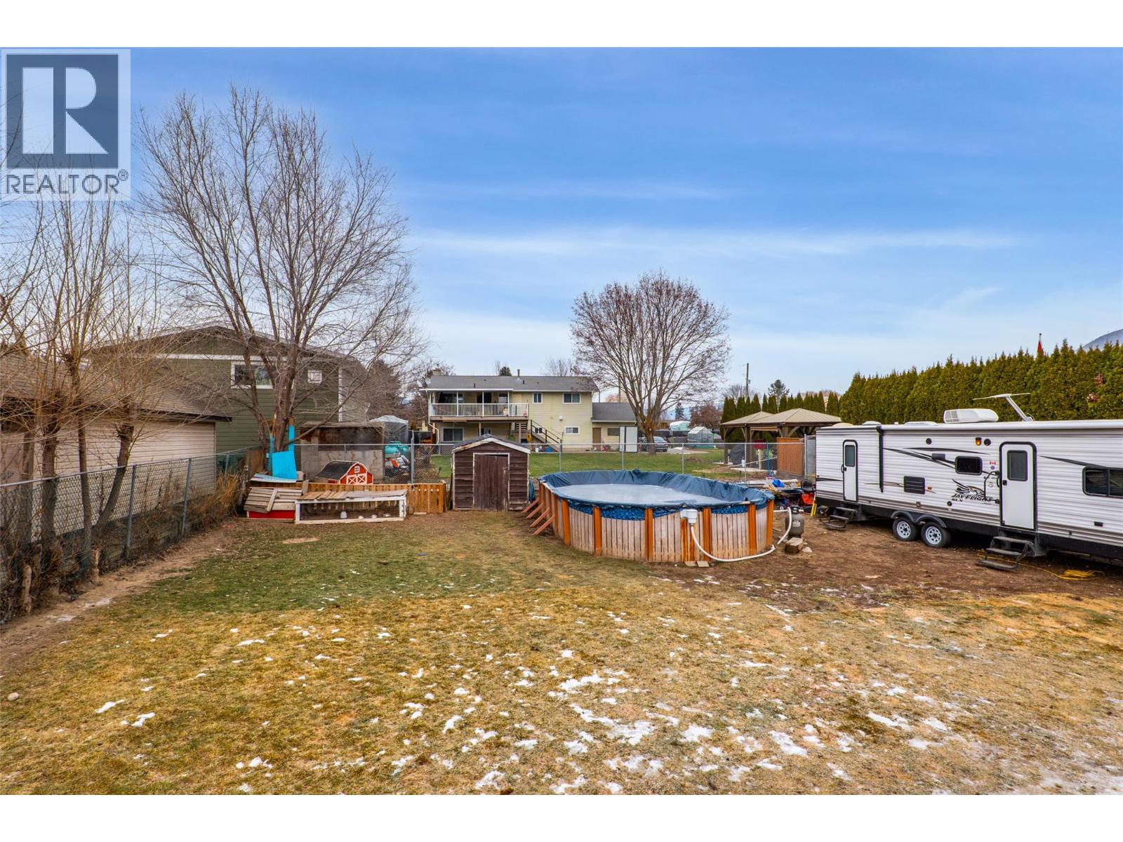 332 CHETWYND DRIVE - 23