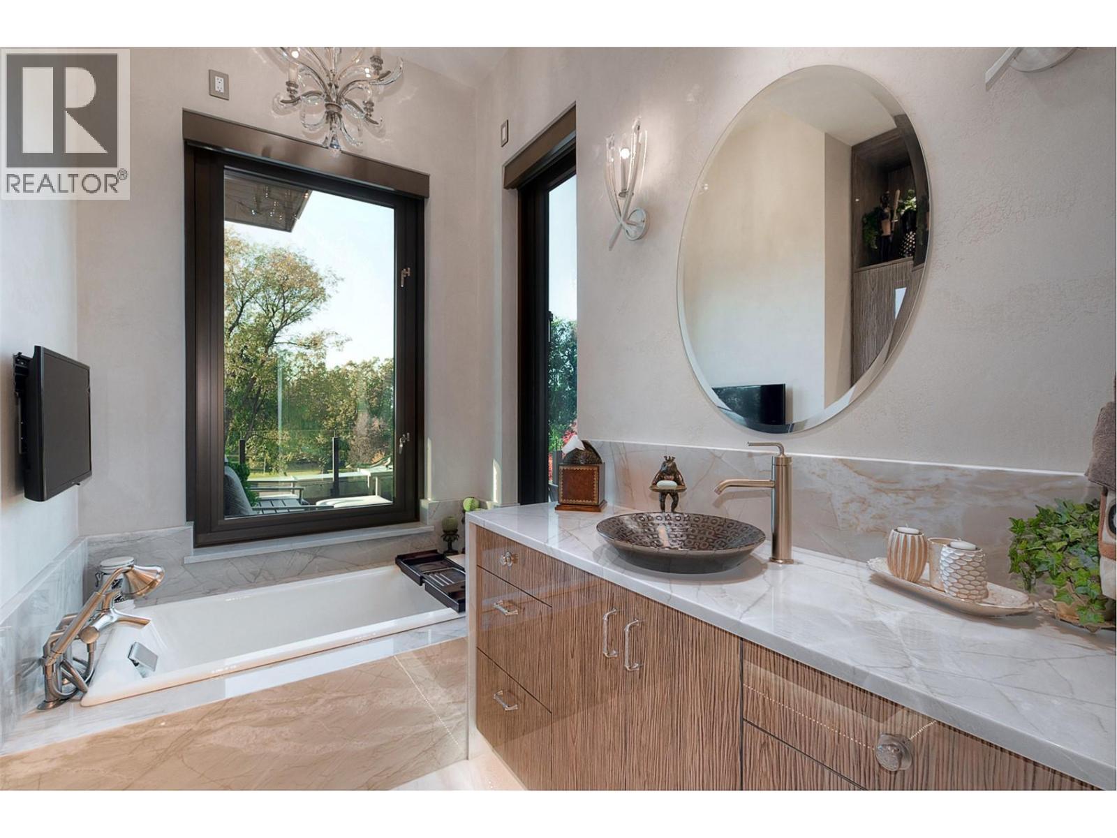 301 2245 Abbott Street, Kelowna