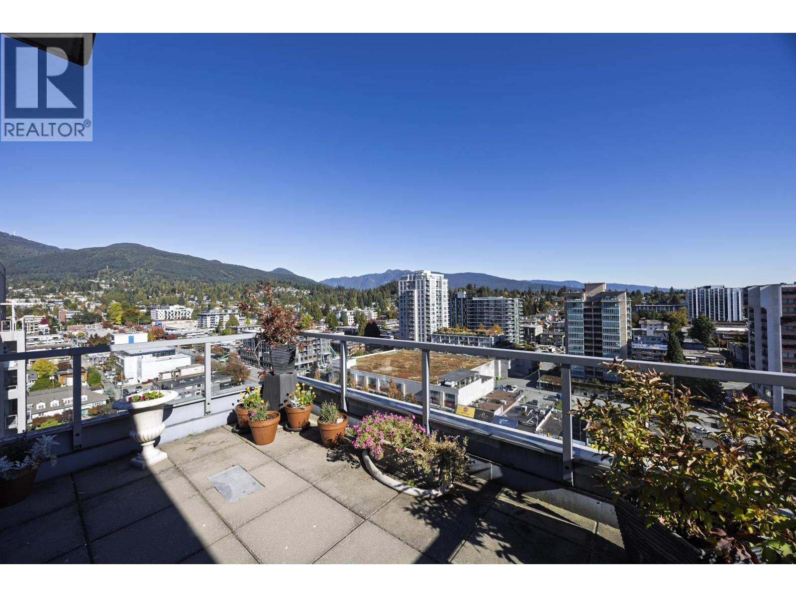 1702 121 W 16TH STREET, North Vancouver