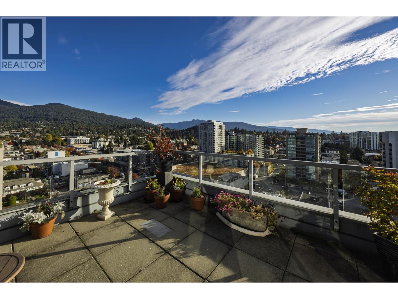 1702 121 W 16TH STREET, North Vancouver