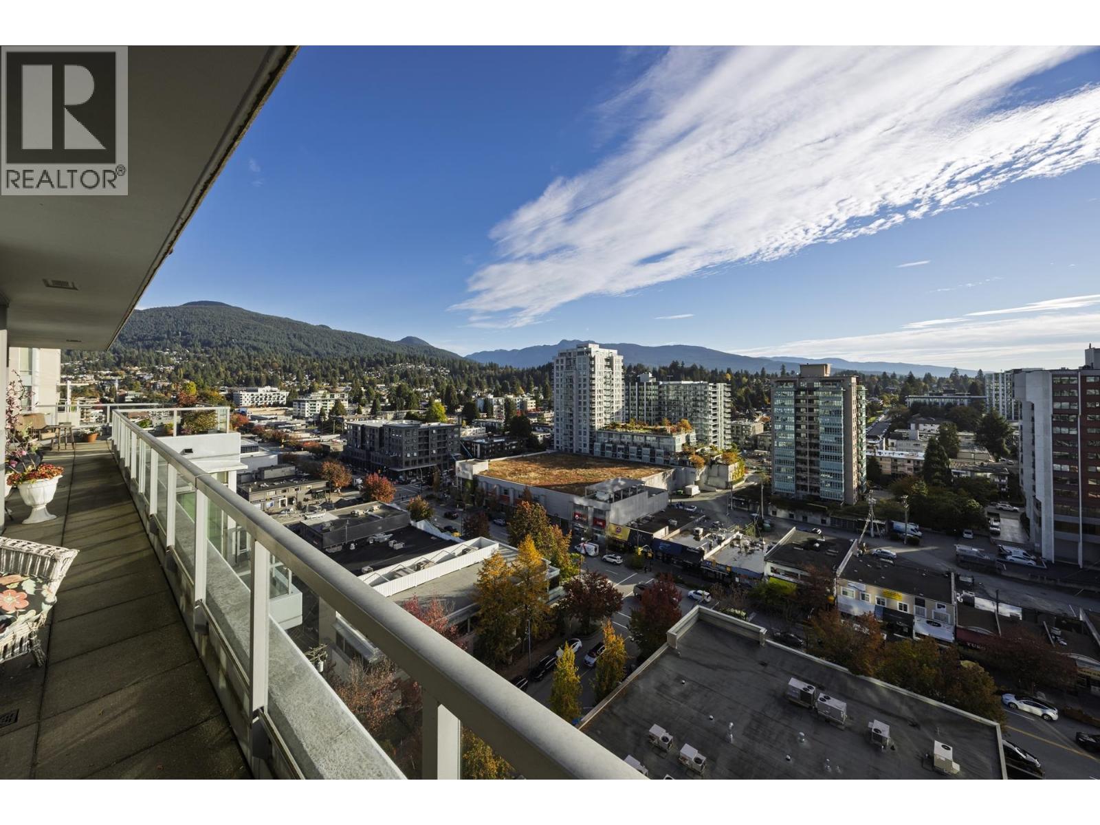 1702 121 W 16TH STREET, North Vancouver