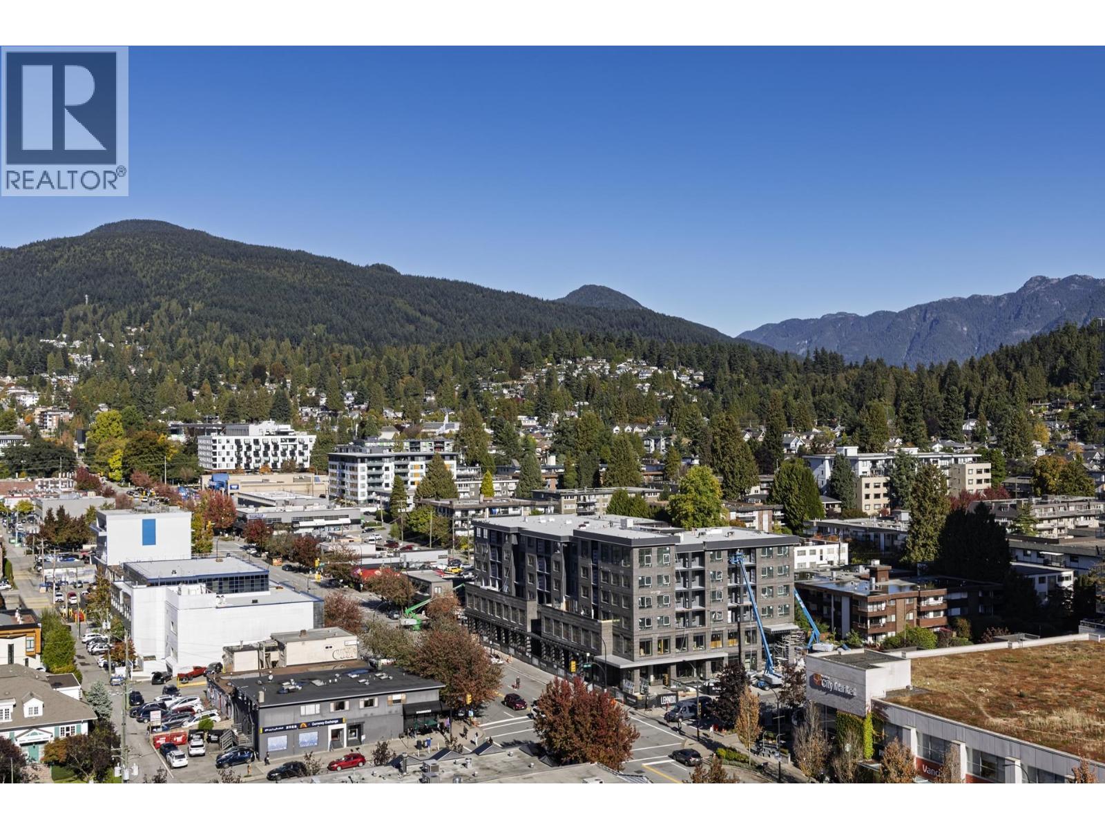 1702 121 W 16TH STREET, North Vancouver