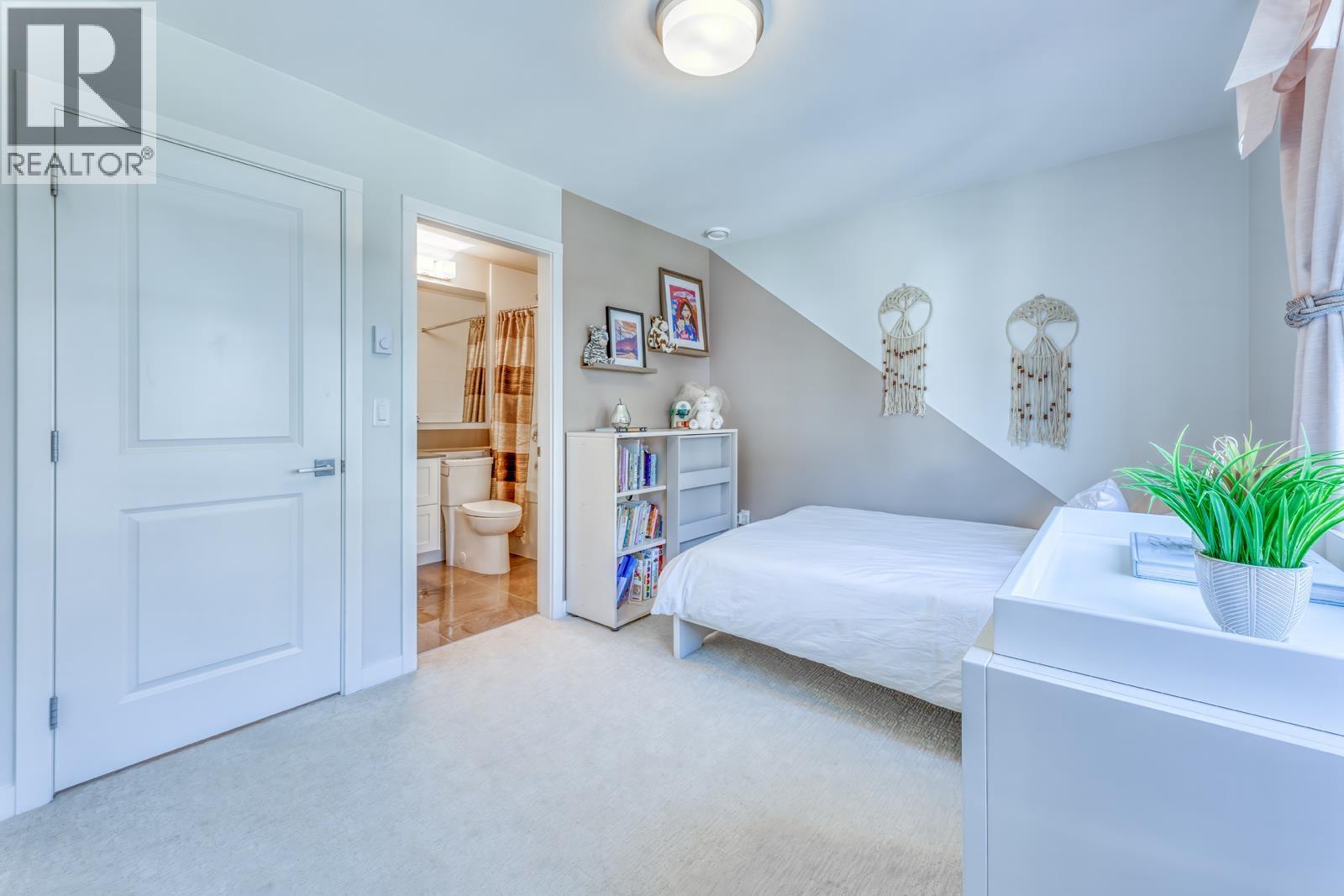 34 3306 PRINCETON AVENUE, Coquitlam