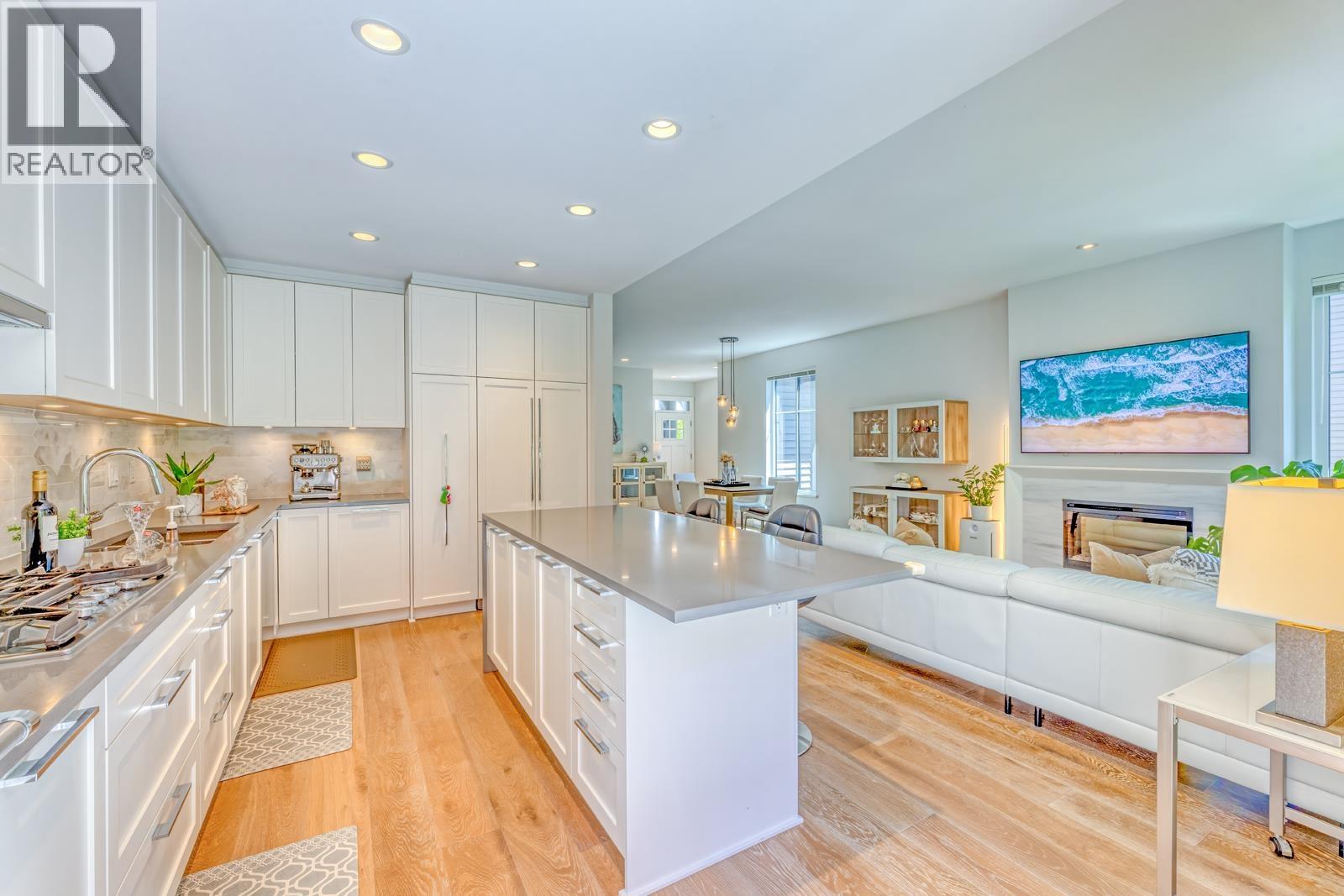 34 3306 PRINCETON AVENUE, Coquitlam