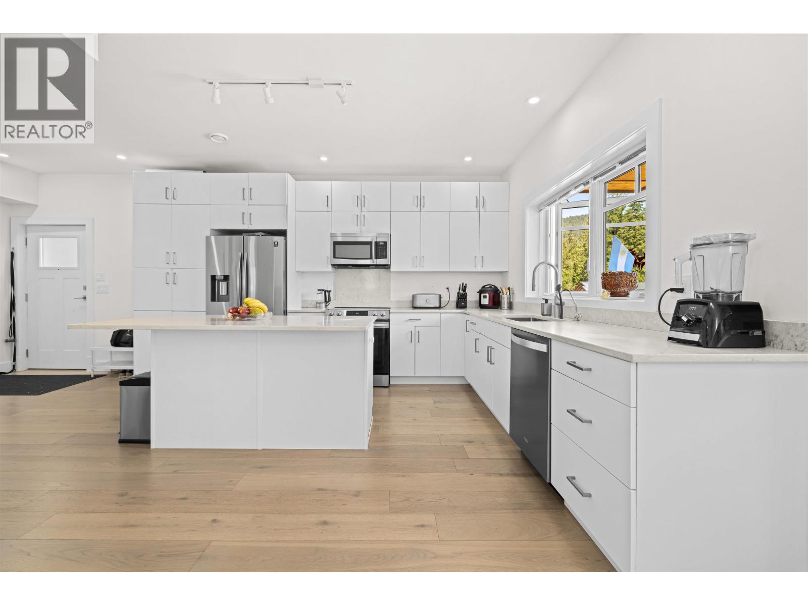 1096 FOXGLOVE LANE, Bowen Island