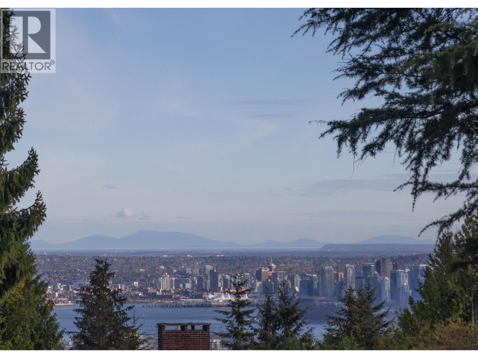 905 GREENWOOD ROAD, West Vancouver