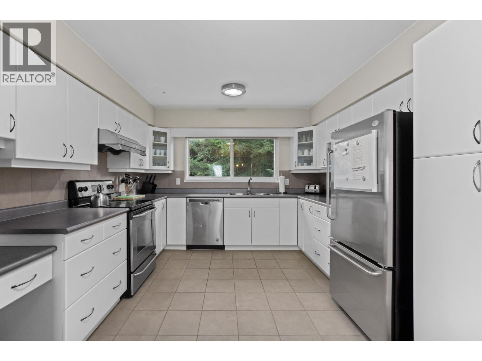 905 GREENWOOD ROAD, West Vancouver