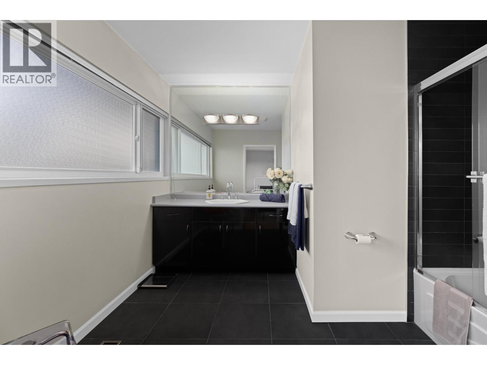 905 GREENWOOD ROAD, West Vancouver