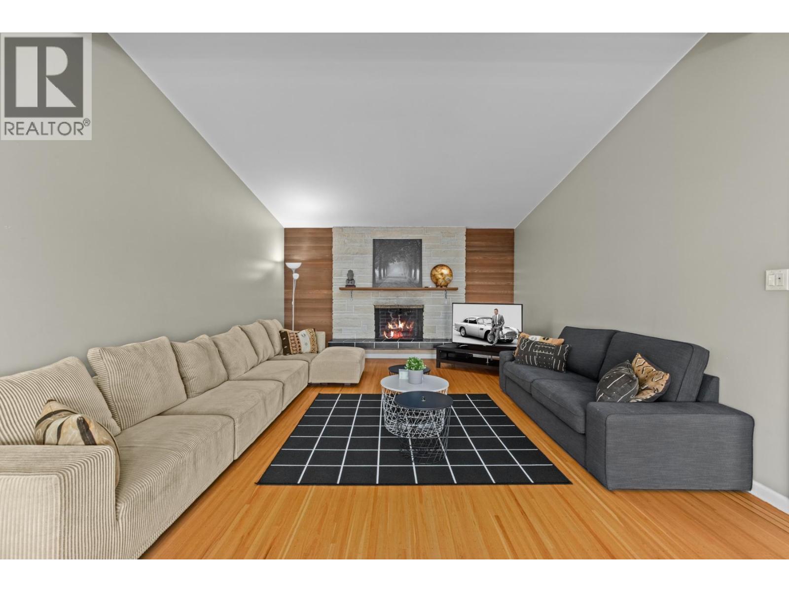 905 GREENWOOD ROAD, West Vancouver