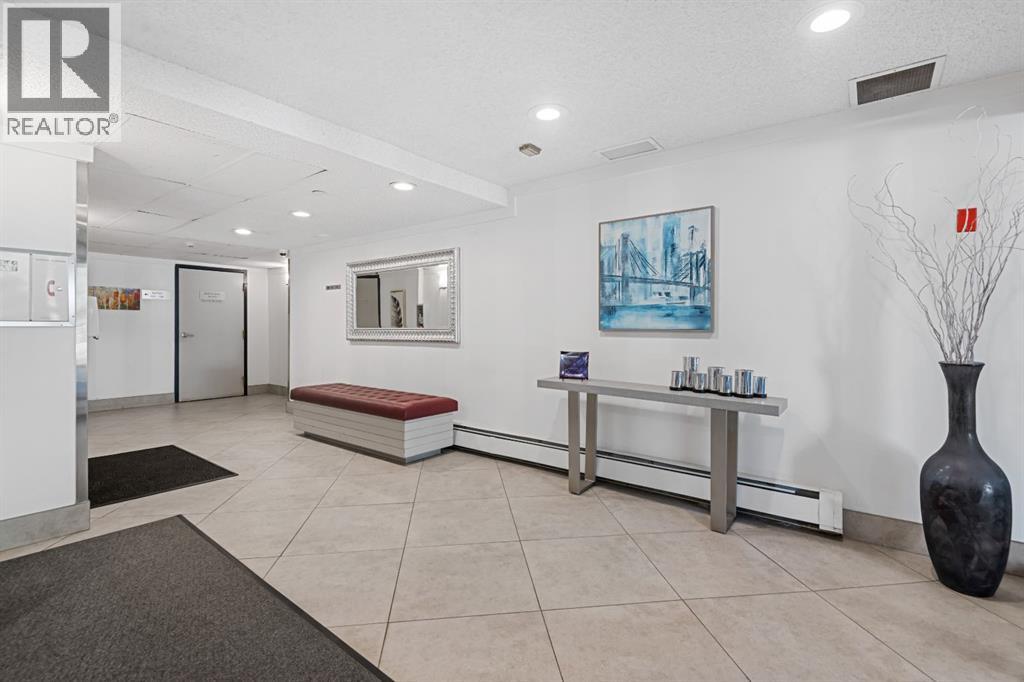 Single Family House for Sale in    Street NW Varsity Calgary 