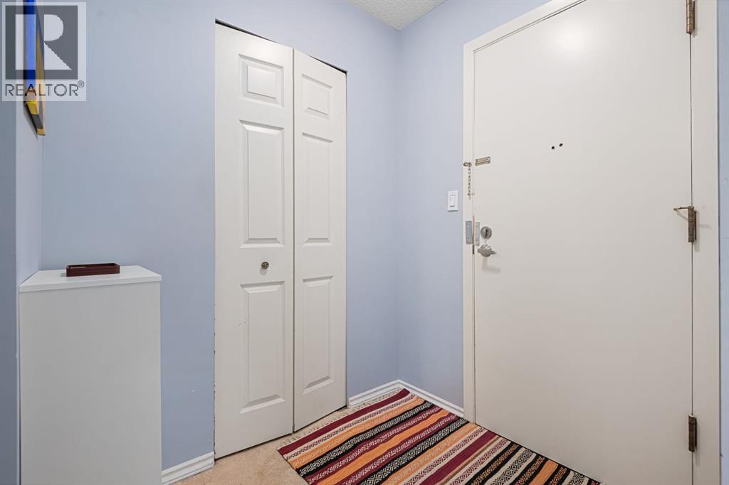 Single Family House for Sale in    Street NW Varsity Calgary 