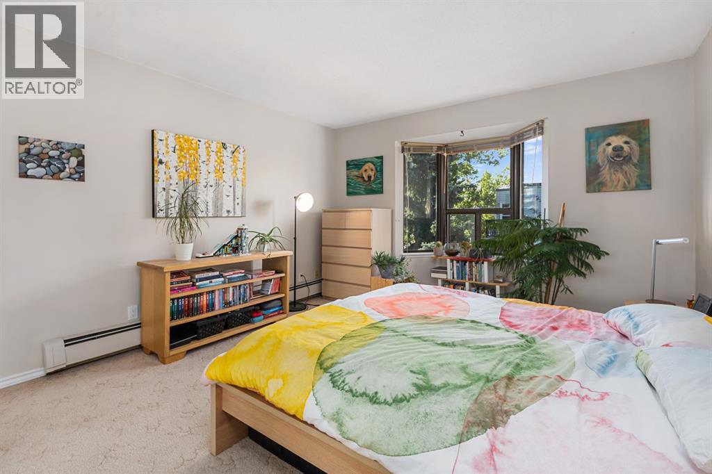 Single Family House for Sale in    Street NW Varsity Calgary 