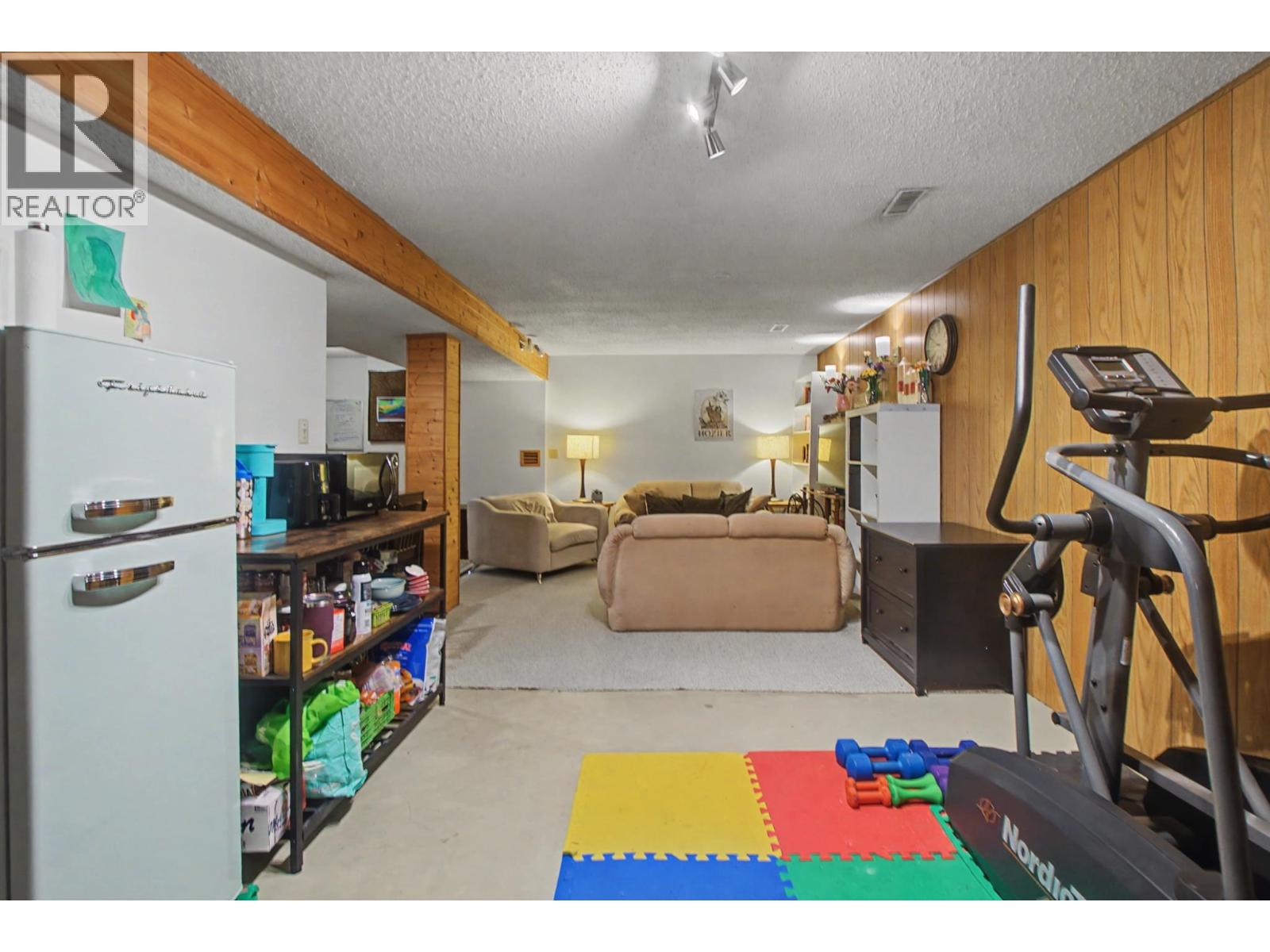 6869 FAIRMONT CRESCENT, Prince George