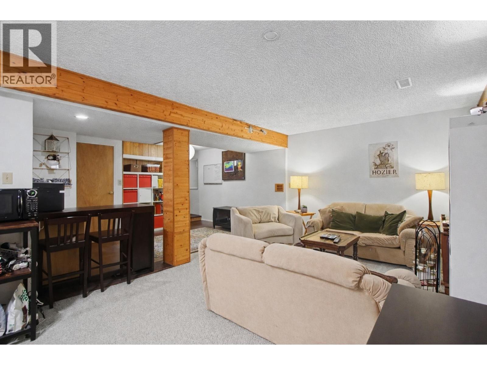 6869 FAIRMONT CRESCENT, Prince George