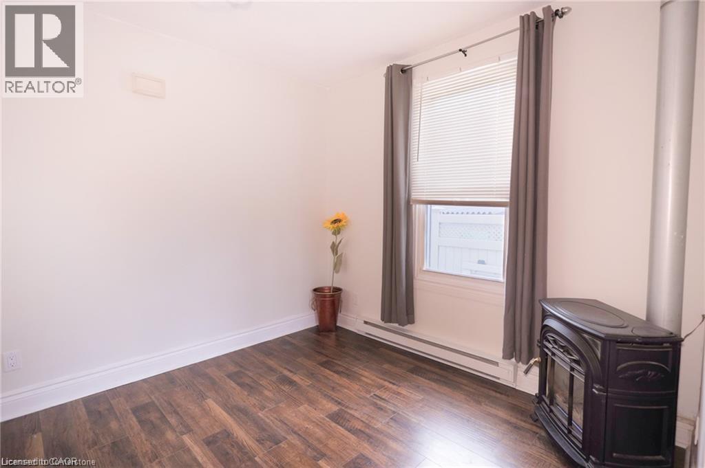 11 PERRY STREET - 10