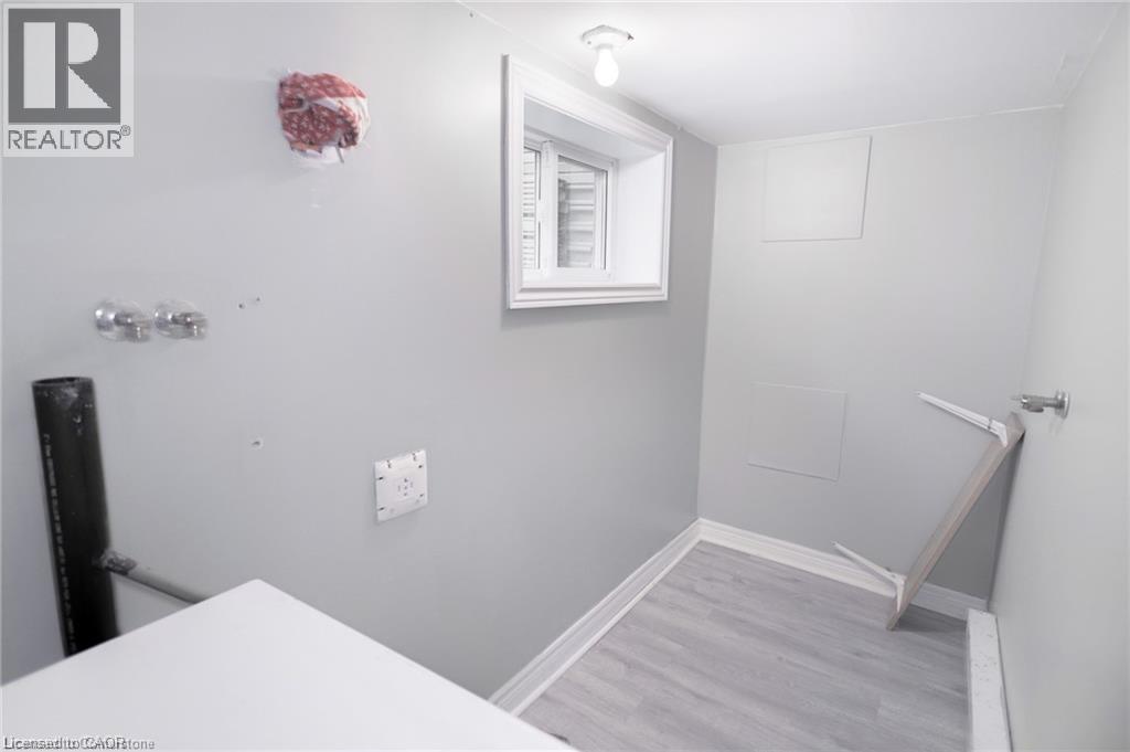 11 PERRY STREET - 28