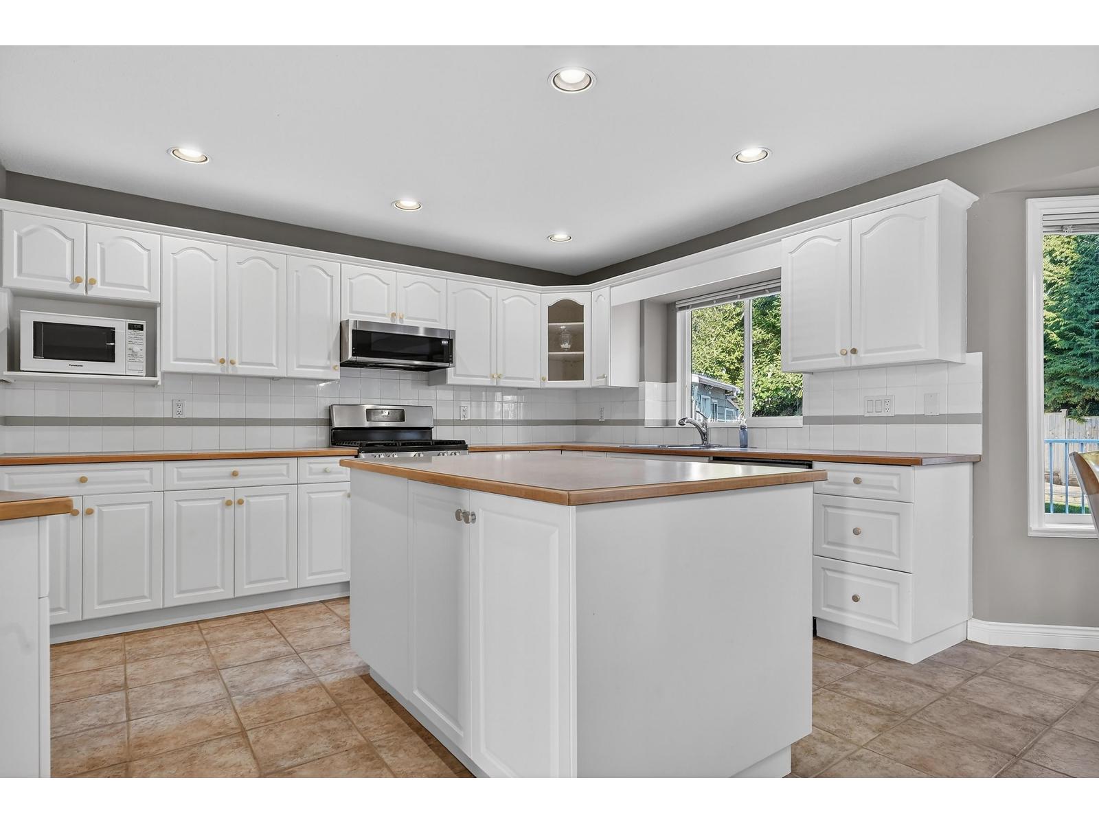 1551 161B STREET, Surrey