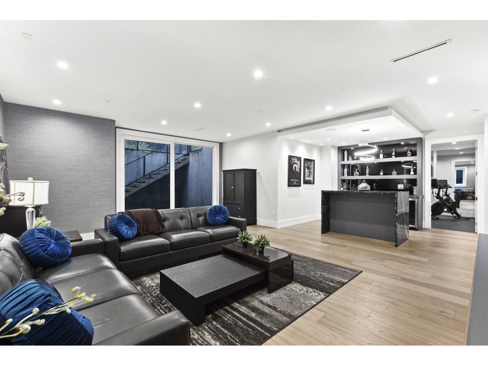 13141 MARINE DRIVE, Surrey