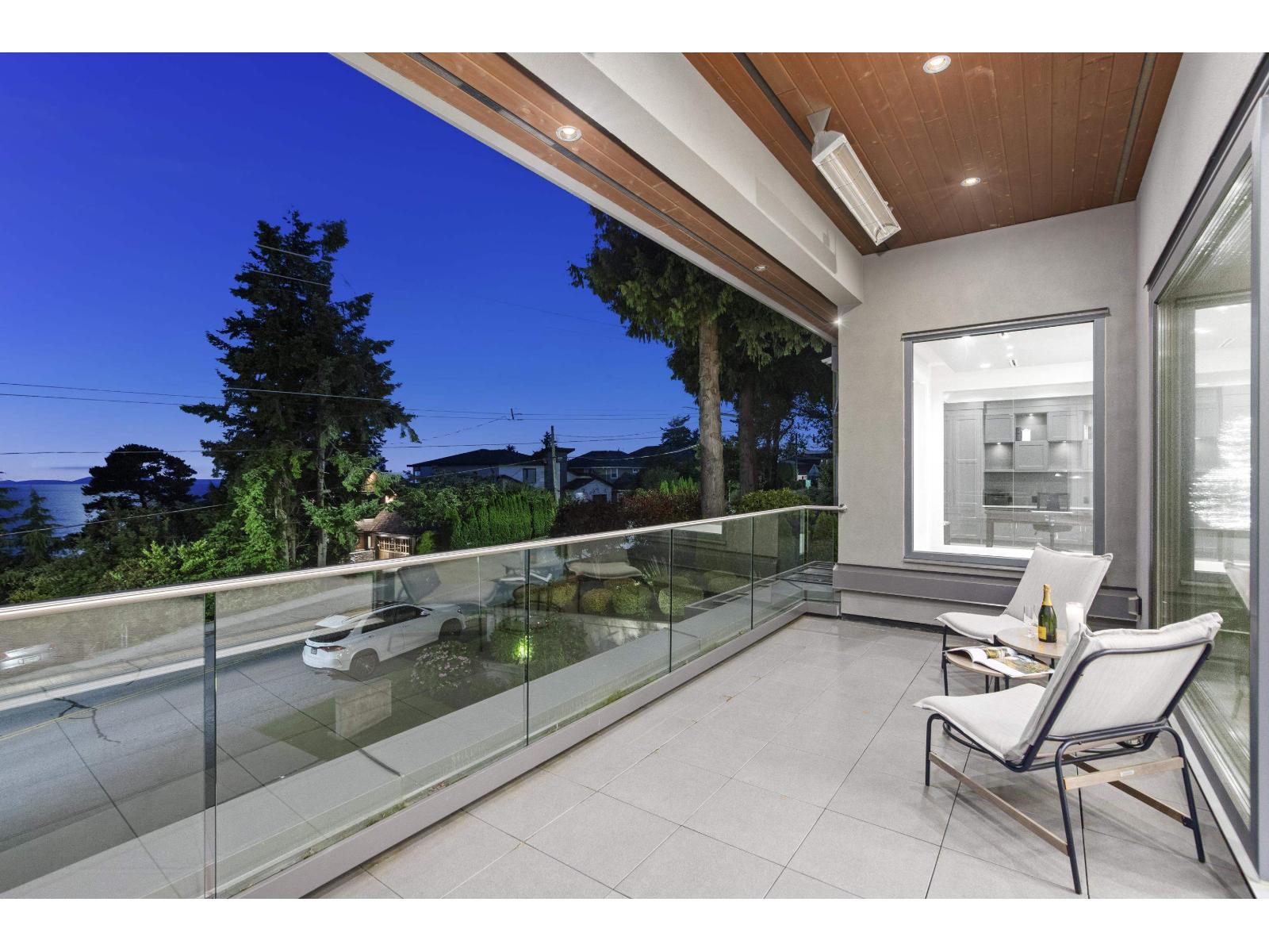 13141 MARINE DRIVE, Surrey