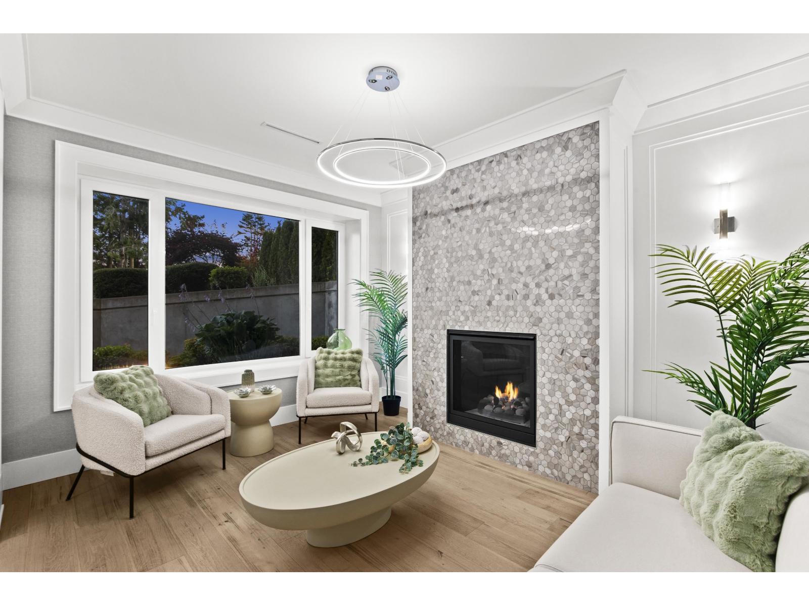 13141 MARINE DRIVE, Surrey