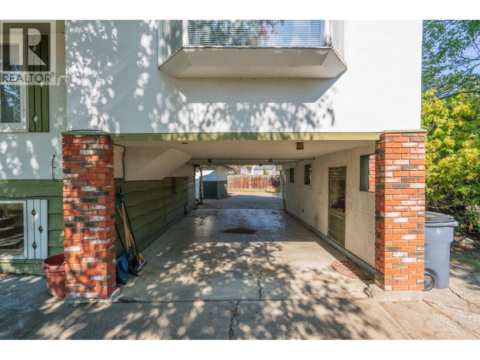 2072 4TH AVENUE, Prince George