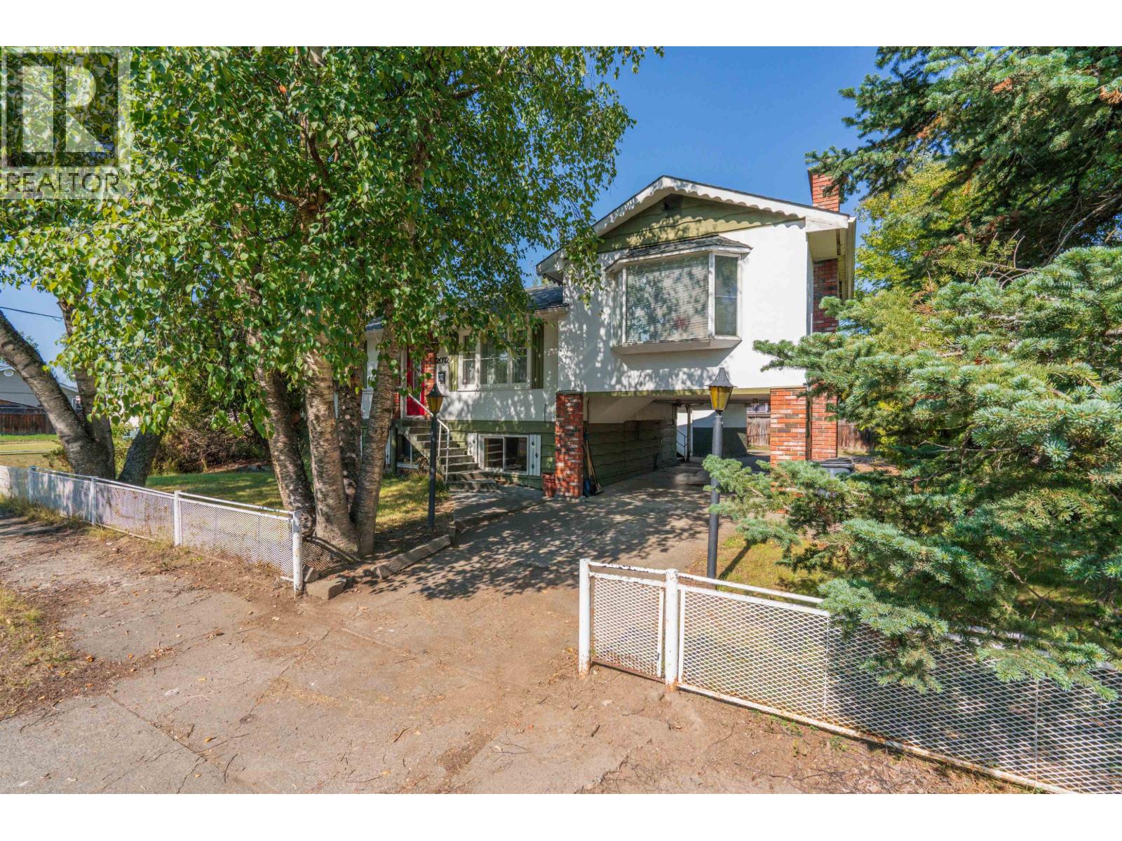 2072 4TH AVENUE, Prince George