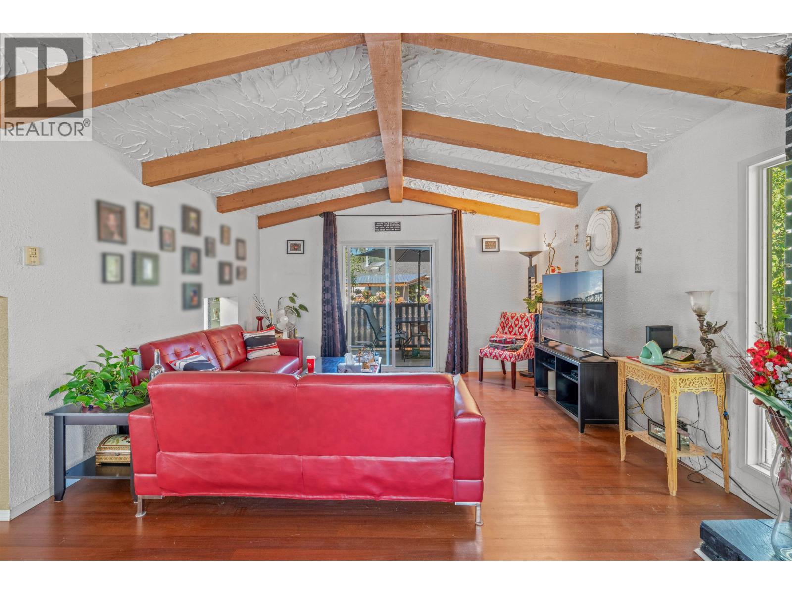 2072 4TH AVENUE, Prince George