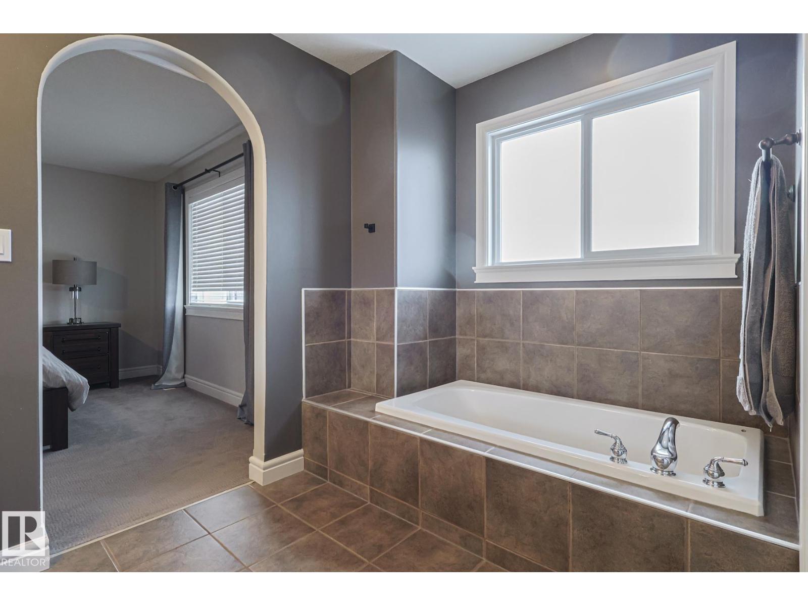 44 NORMANDEAU CR, St. Albert